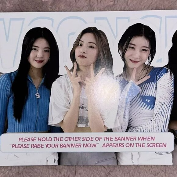 ITZY K-Pop Born to Be Concert 2024 Seattle Banner Sign Poster - Picture 2 of 3
